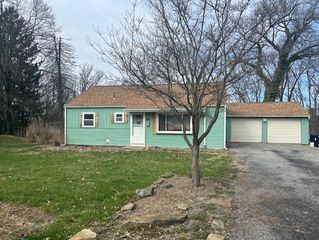 38 Hemlock St, Brighton Twp, PA 15009