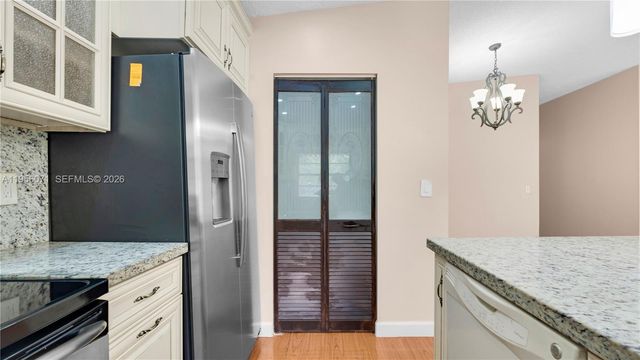 570 Woodgate Cir A, Sunrise, FL 33326