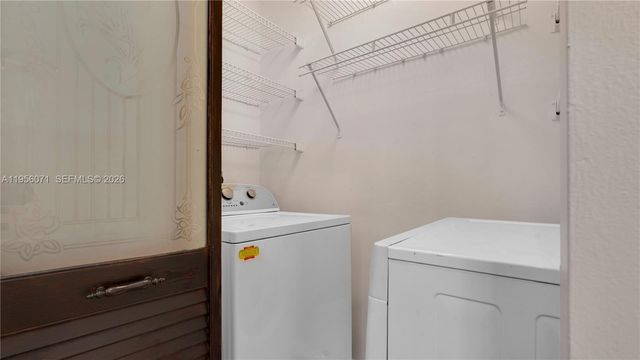 570 Woodgate Cir A, Sunrise, FL 33326