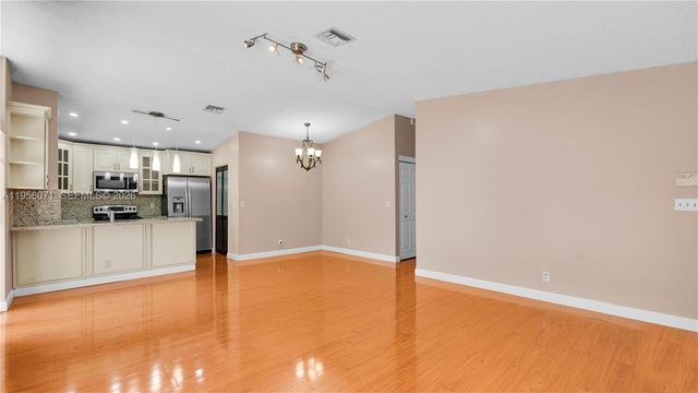 570 Woodgate Cir A, Sunrise, FL 33326