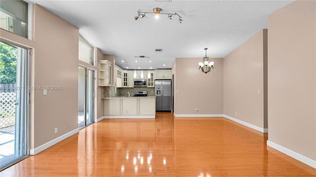 570 Woodgate Cir A, Sunrise, FL 33326