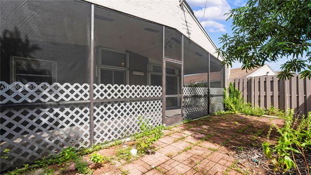 570 Woodgate Cir A, Sunrise, FL 33326