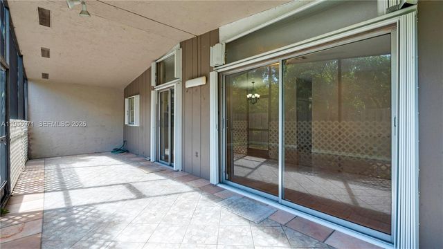 570 Woodgate Cir A, Sunrise, FL 33326