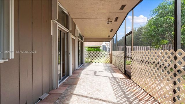 570 Woodgate Cir A, Sunrise, FL 33326