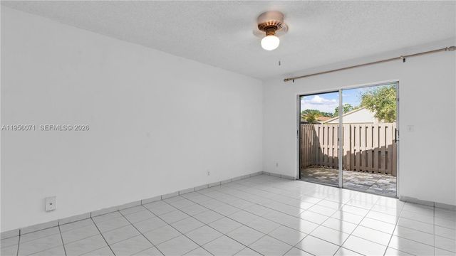 570 Woodgate Cir A, Sunrise, FL 33326