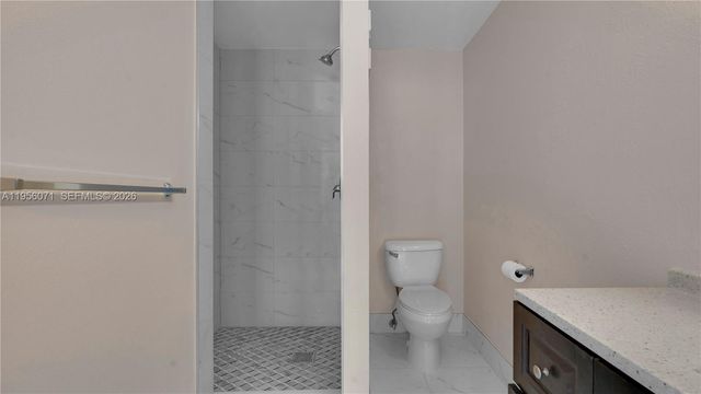 570 Woodgate Cir A, Sunrise, FL 33326