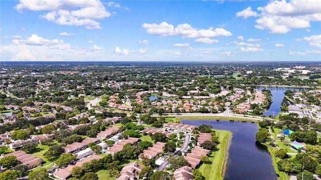 570 Woodgate Cir A, Sunrise, FL 33326