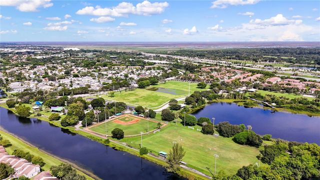 570 Woodgate Cir A, Sunrise, FL 33326