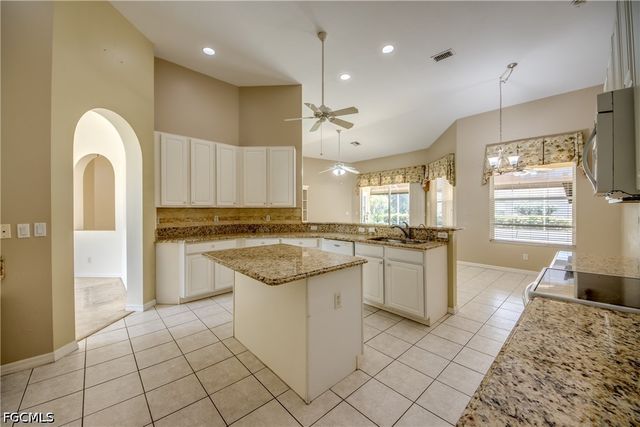 8904 Baytowne LOOP, Fort Myers, FL 33908