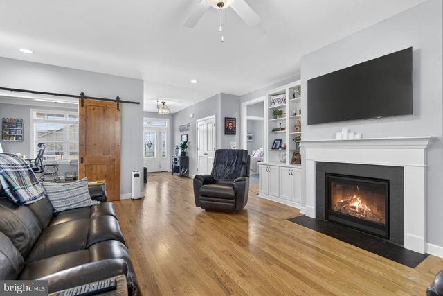 100 PENDERBROOK CT, Stephens City, VA 22655