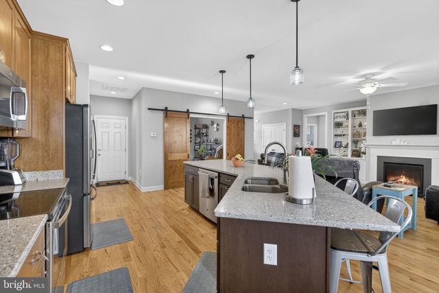 100 PENDERBROOK CT, Stephens City, VA 22655