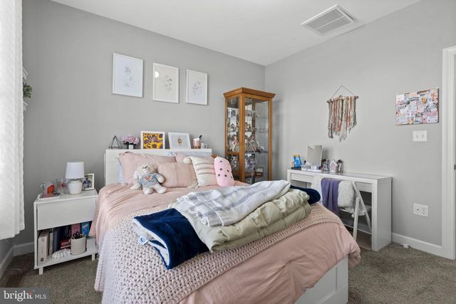 100 PENDERBROOK CT, Stephens City, VA 22655