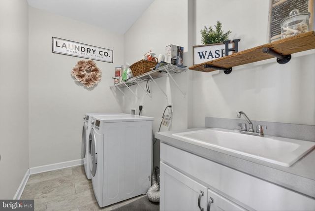 100 PENDERBROOK CT, Stephens City, VA 22655