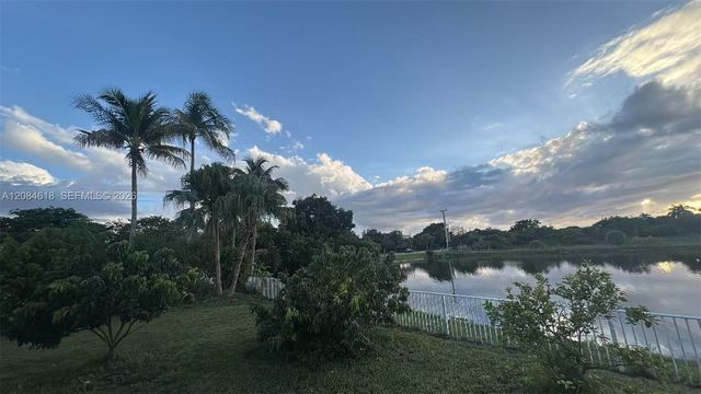1580 SW 164th Avenue, Pembroke Pines, FL 33027