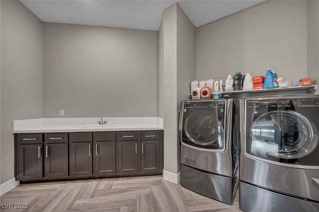 7780 Hickam Avenue, Las Vegas, NV 89129