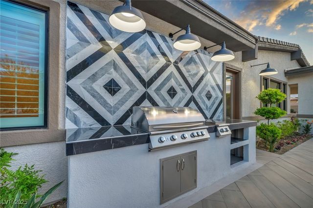 7780 Hickam Avenue, Las Vegas, NV 89129