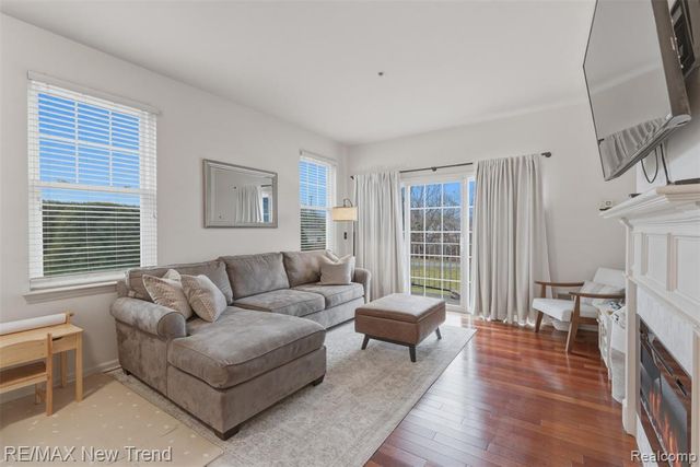 3270 Johanna Ware, Wixom, MI 48393