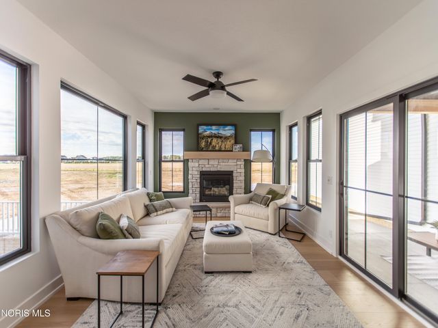 7261 Rolling Meadow Lane, Maumee, OH 43537