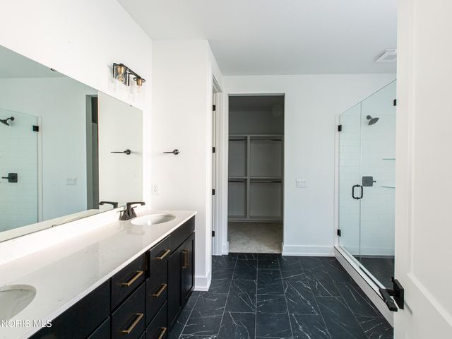 7261 Rolling Meadow Lane, Maumee, OH 43537