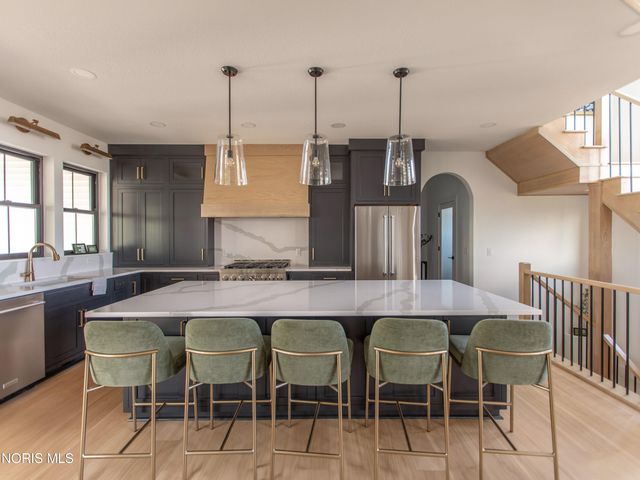 7261 Rolling Meadow Lane, Maumee, OH 43537