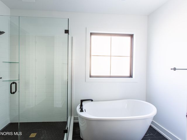 7261 Rolling Meadow Lane, Maumee, OH 43537