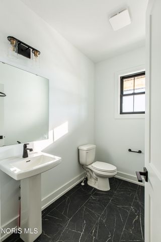 7261 Rolling Meadow Lane, Maumee, OH 43537