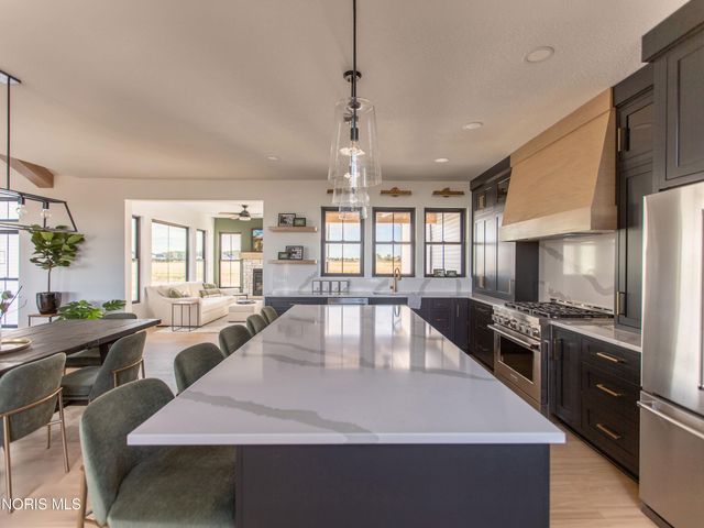 7261 Rolling Meadow Lane, Maumee, OH 43537