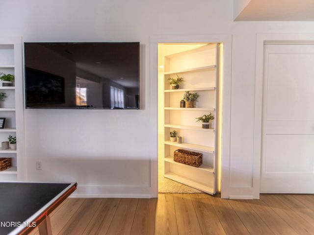 7261 Rolling Meadow Lane, Maumee, OH 43537