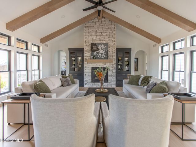 7261 Rolling Meadow Lane, Maumee, OH 43537