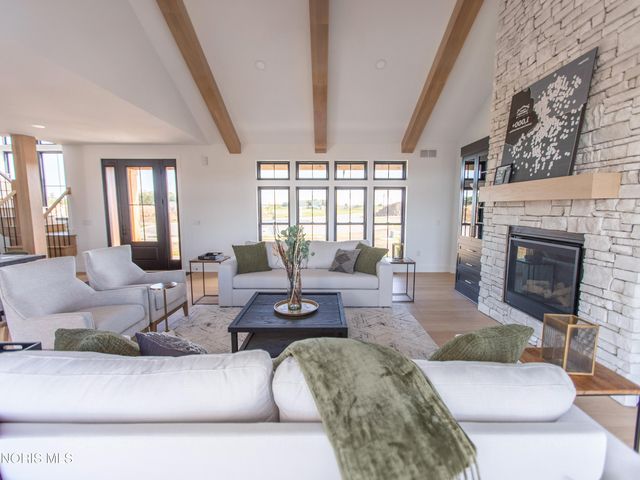 7261 Rolling Meadow Lane, Maumee, OH 43537