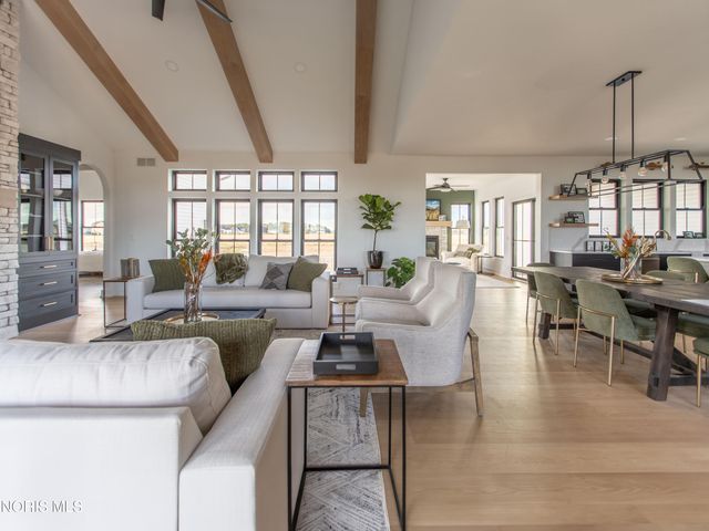 7261 Rolling Meadow Lane, Maumee, OH 43537