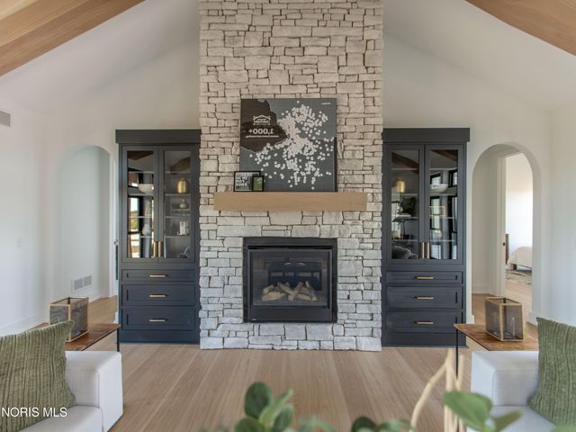 7261 Rolling Meadow Lane, Maumee, OH 43537