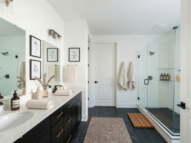 7261 Rolling Meadow Lane, Maumee, OH 43537