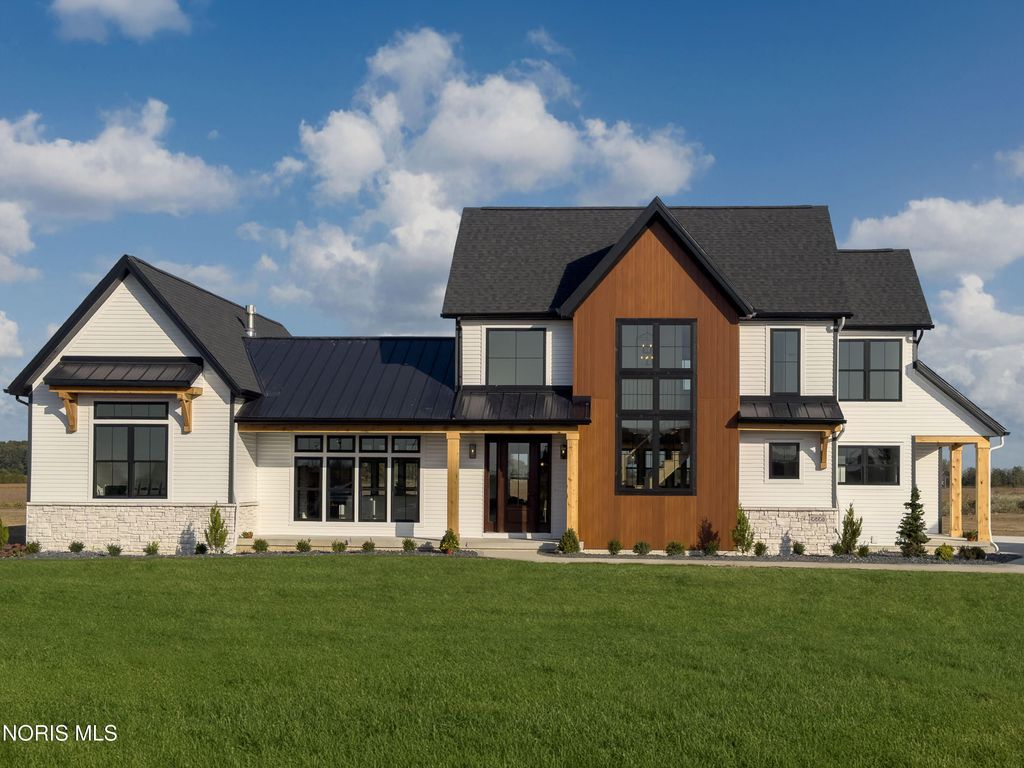 7261 Rolling Meadow Lane, Maumee, OH 43537