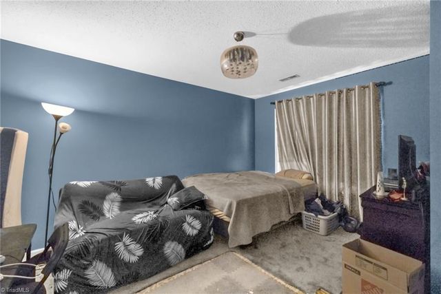 9 Compton Court, Greensboro, NC 27407