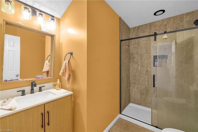 9 Compton Court, Greensboro, NC 27407