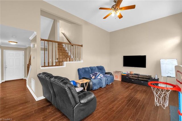 9 Compton Court, Greensboro, NC 27407