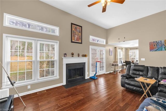 9 Compton Court, Greensboro, NC 27407