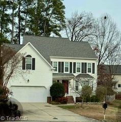 9 Compton Court, Greensboro, NC 27407