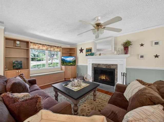 121 Sunset Road, Blauvelt, NY 10913