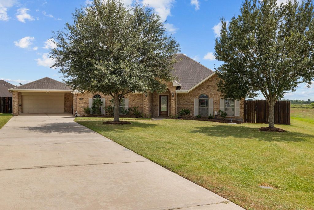 28027 Trade Wind Court, Rosharon, TX 77583