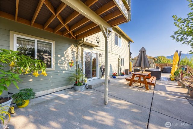 17010 Trout Drive, Mount Vernon, WA 98274