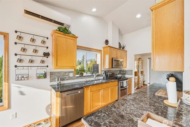 17010 Trout Drive, Mount Vernon, WA 98274