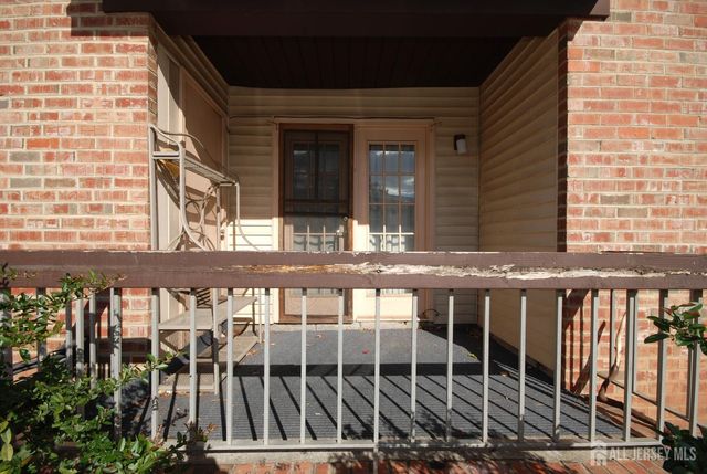 202 Green Hollow Drive, Iselin, NJ 08830