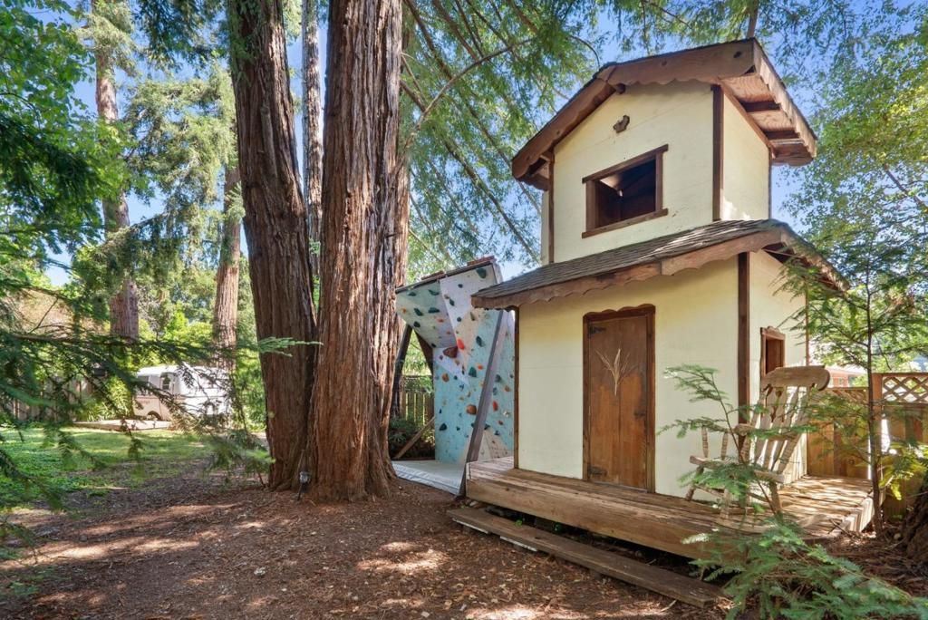 Image 36 of property listing at 280 Main Street, Ben Lomond, CA 95005