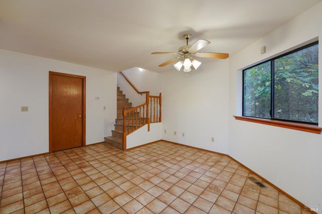 301 Toyon Rd, Ukiah, CA 95482