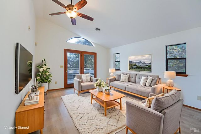 301 Toyon Rd, Ukiah, CA 95482