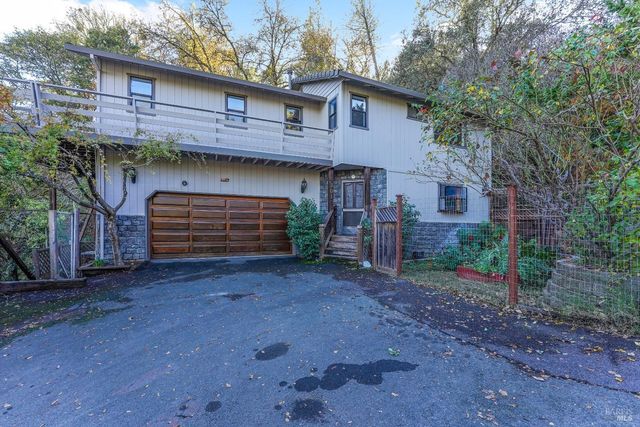 301 Toyon Rd, Ukiah, CA 95482