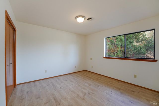 301 Toyon Rd, Ukiah, CA 95482