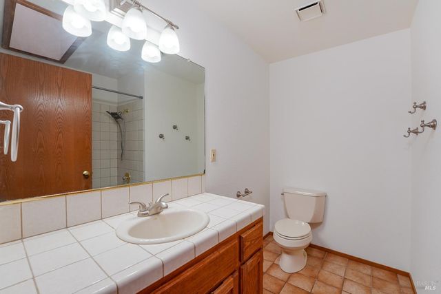 301 Toyon Rd, Ukiah, CA 95482